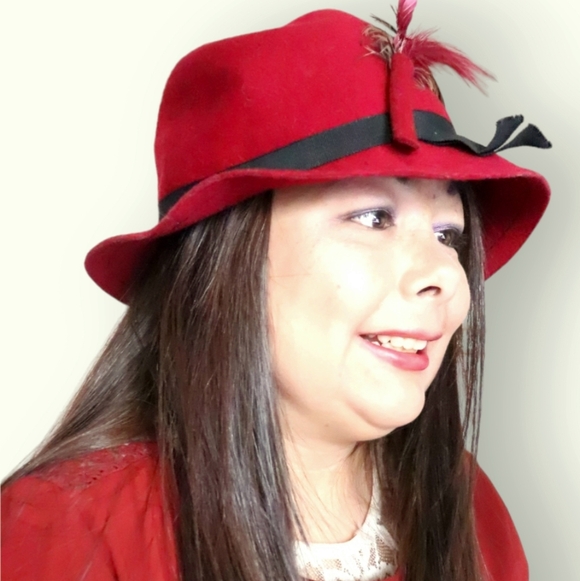 Women's Elegant Red Velvet Feather Frdora Hat - Picture 7 of 10